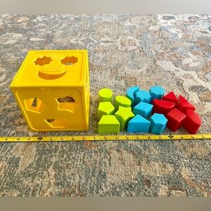 Vintage 1980’s Playskool Form Fitter Shape Sorter Cube Toy